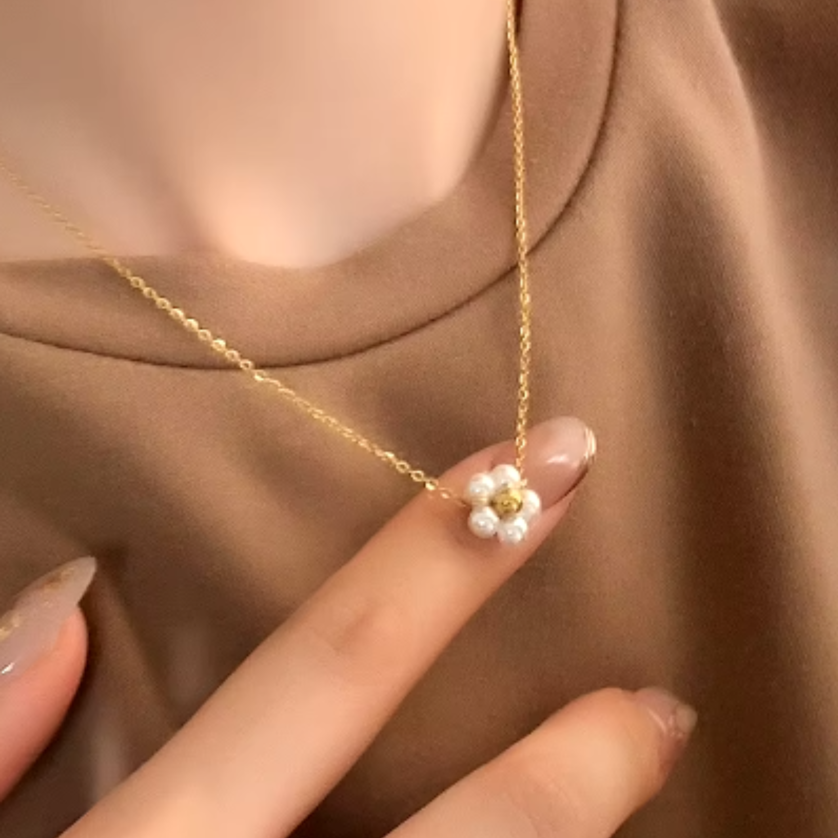 Daisy  |  Gold-Plated Flower Pendant Necklace with Pearls